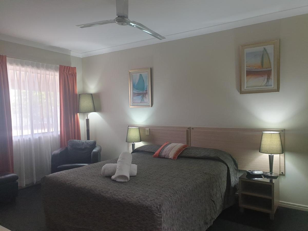 Cobar Central Motor Inn Екстериор снимка
