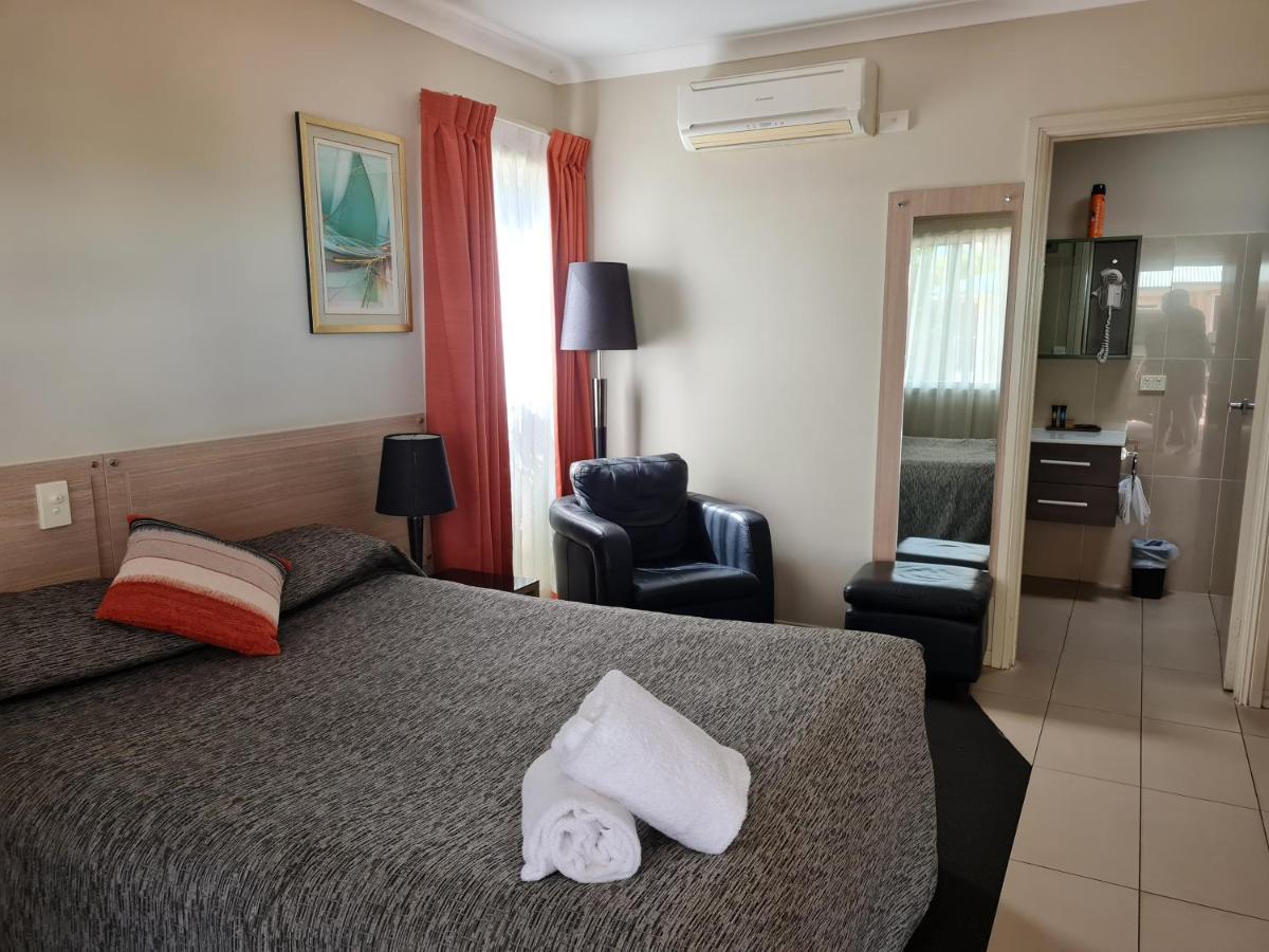 Cobar Central Motor Inn Екстериор снимка